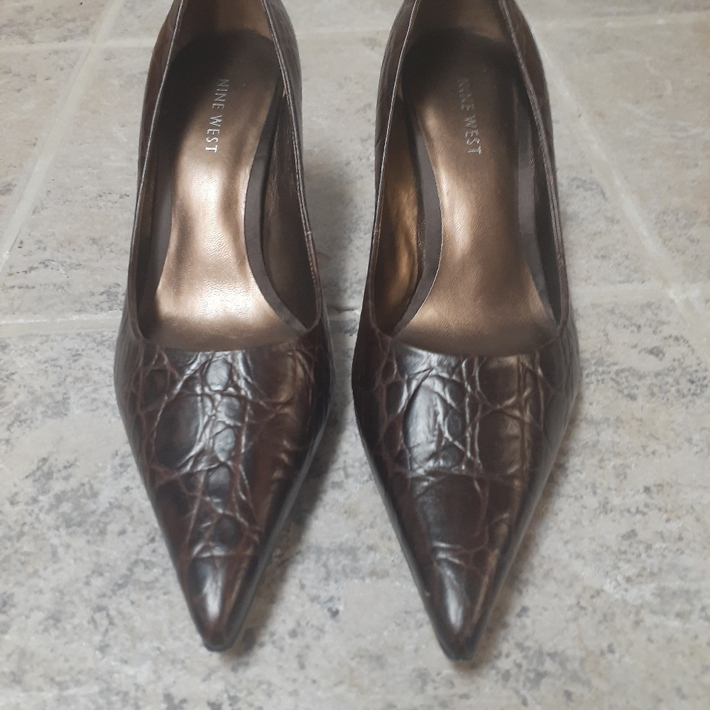 Shoes - Picture 2 of 3
